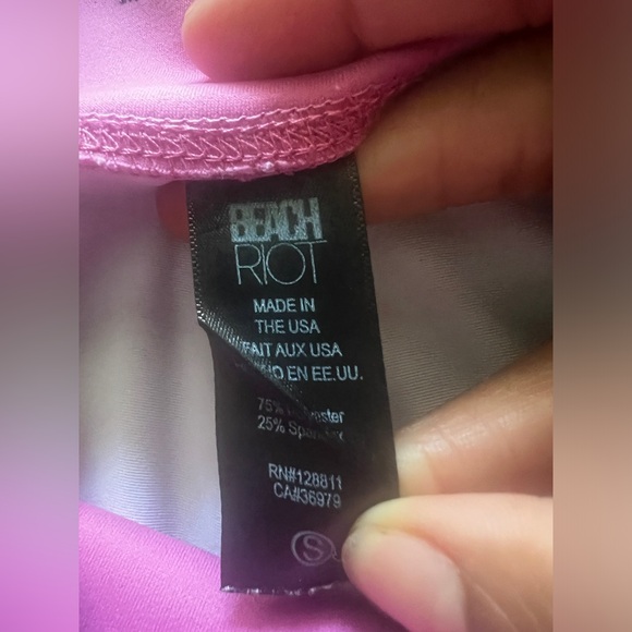 BEACH RIOT Kat leggings Valentine Hearts SIZE: SMALL - Picture 15 of 16